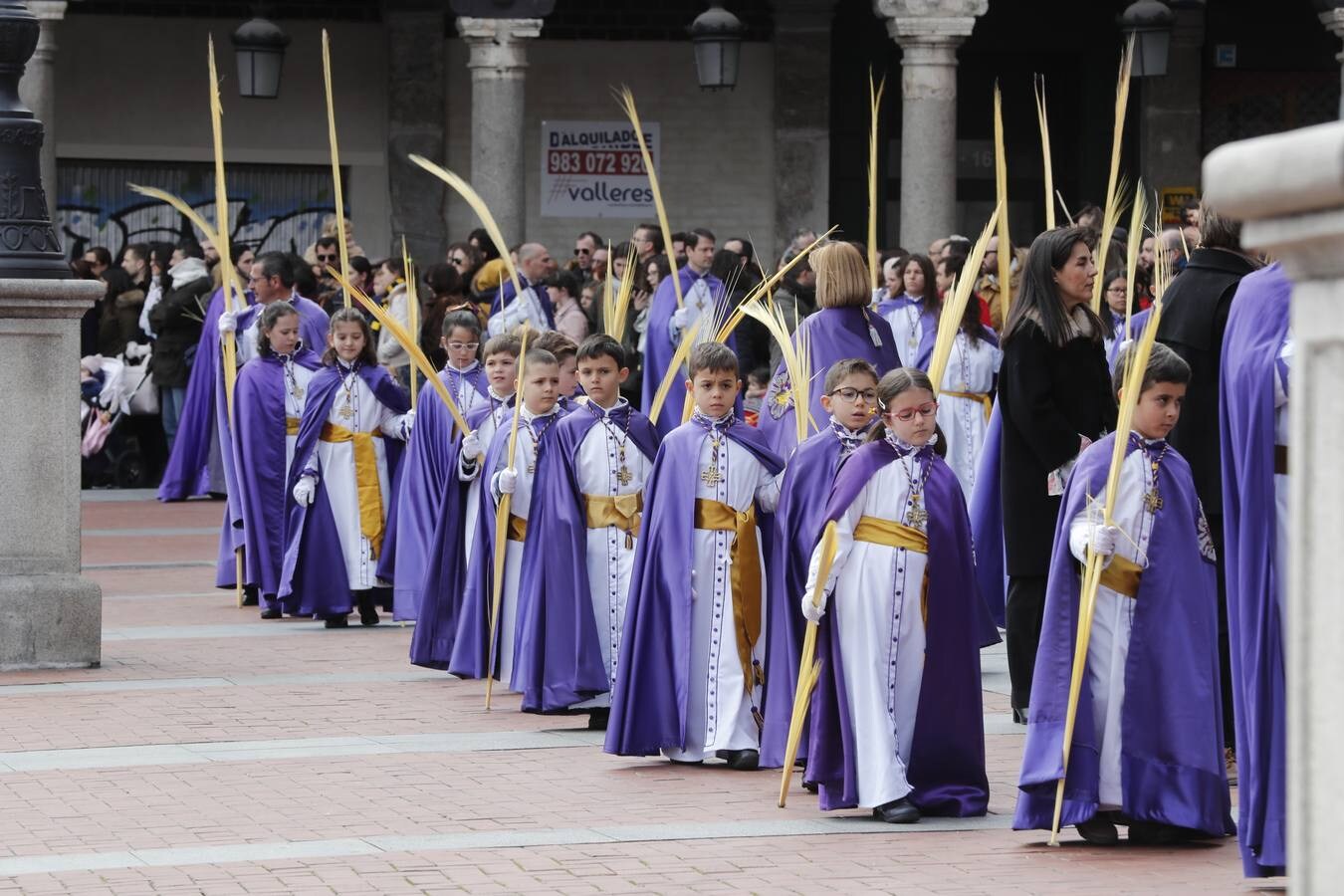 Fotos: Público en la Procesión del Domingo de Ramos en Valladolid (2/2)