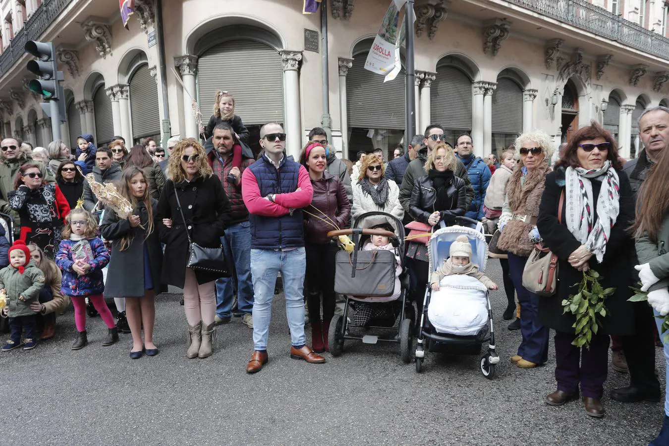 Fotos: Público en la Procesión del Domingo de Ramos en Valladolid (1/2)