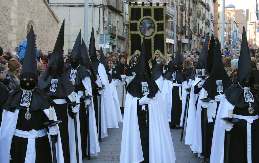 Fotos: Procesión y Oración de los Cinco Misterios con el Cristo de la Esperanza