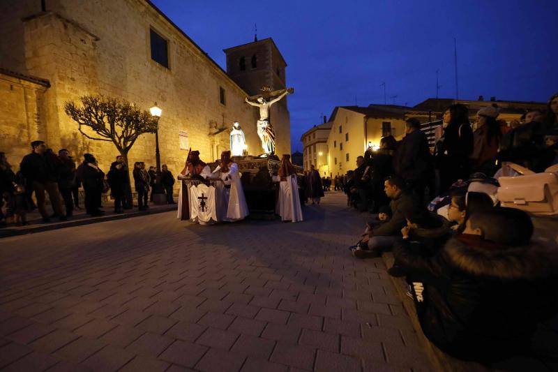 Fotos: Procesión de la Cofradía del Santo Cristo de la Buena Muerte en Peñafiel