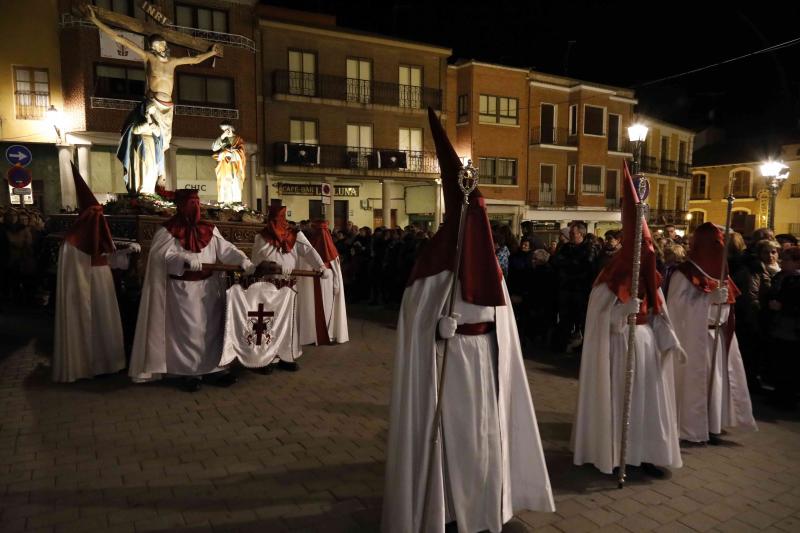 Fotos: Procesión de la Cofradía del Santo Cristo de la Buena Muerte en Peñafiel