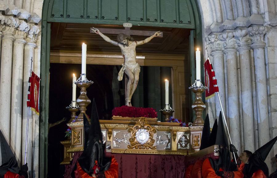 Fotos: La Preciosísima Sangre cumple con la tradición en la procesión de la Buena Muerte en Valladolid