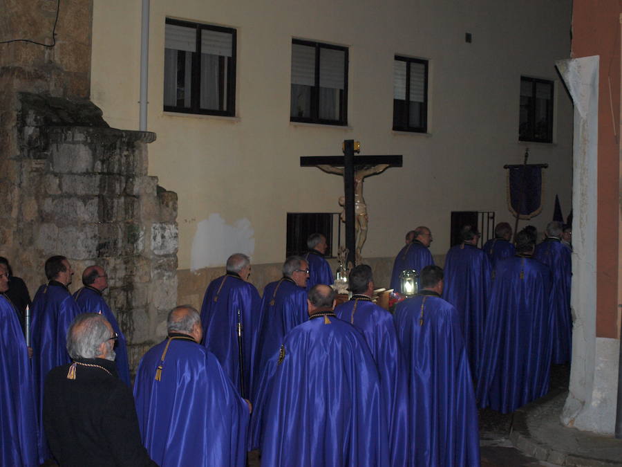 Fotos: Procesión del Santo Rosario en Torrelobatón