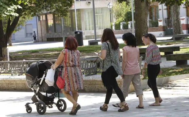 La tasa de fertilidad en España fue la más baja de la UE en 2016