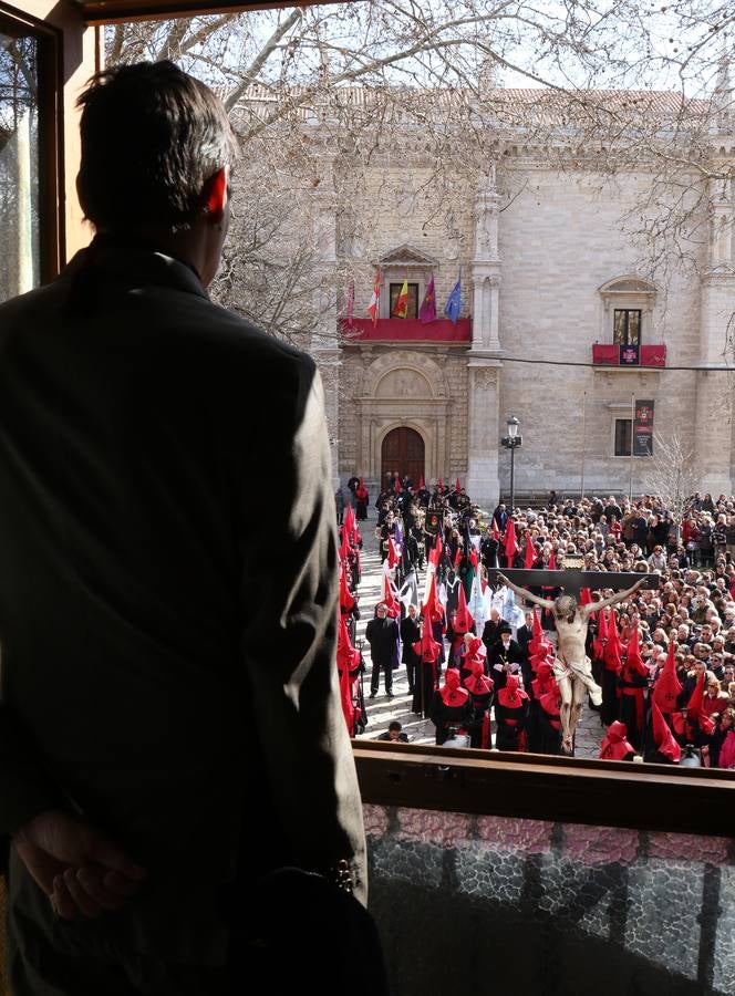 El paso de Gregorio Fernández salió a hombros a las once del Palacio de Santa Cruz para recorrer el centro de la ciudad 