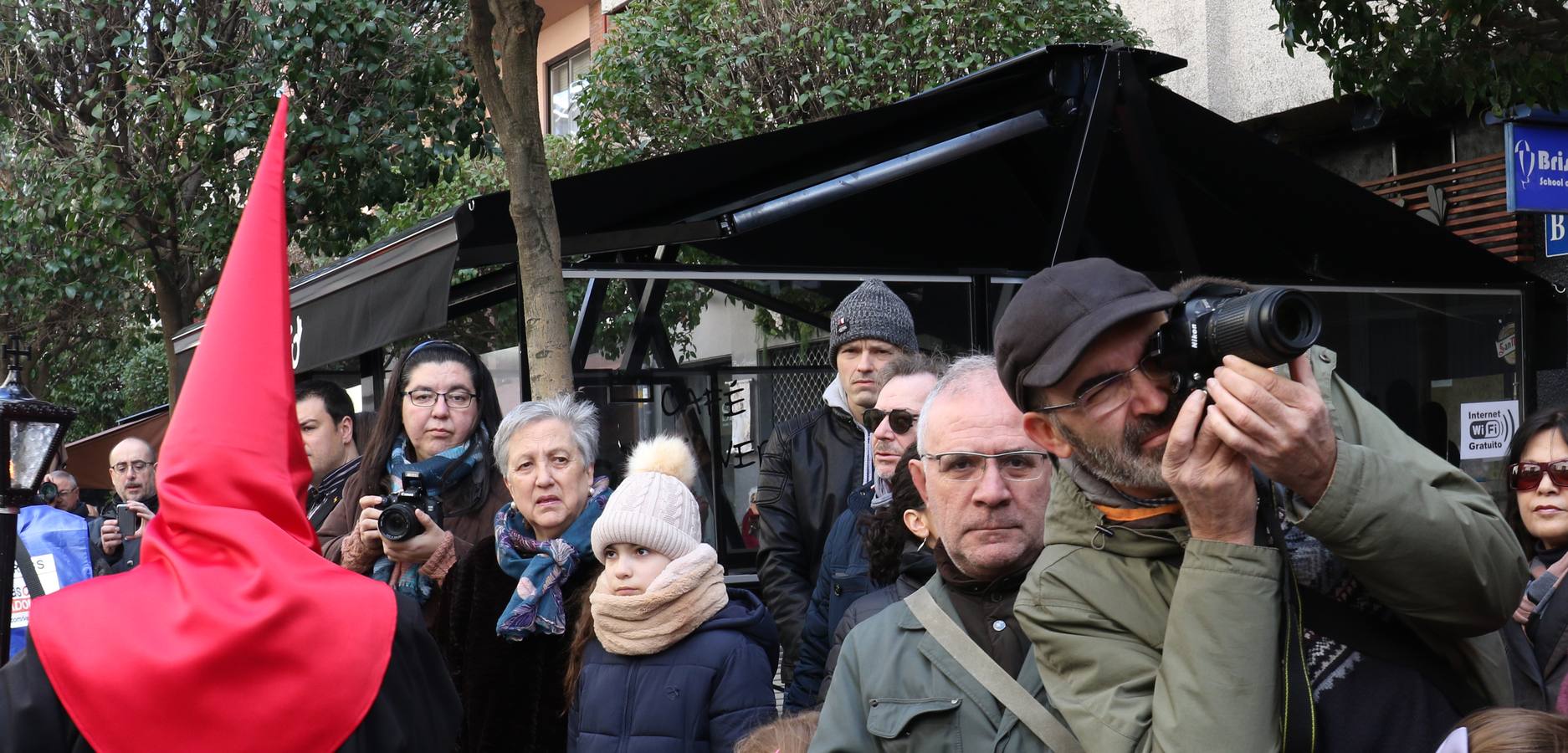 El paso de Gregorio Fernández salió a hombros a las once del Palacio de Santa Cruz para recorrer el centro de la ciudad 