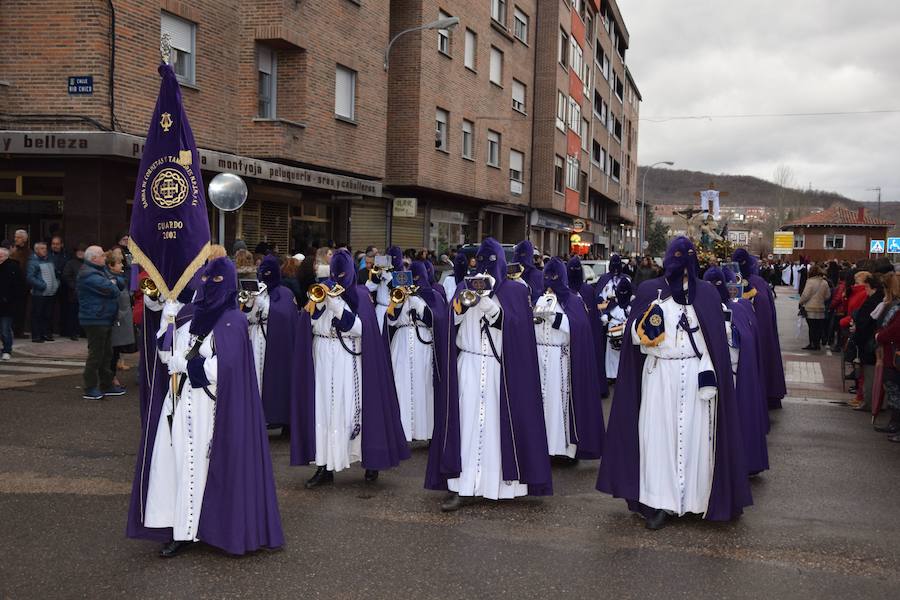 Fotos: La Procesión General sale con un recorrido más corto en Guardo