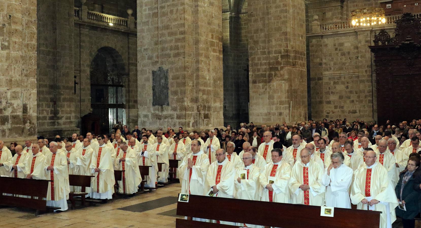 Fotos: Misa Crismal en la Catedral de Valladolid