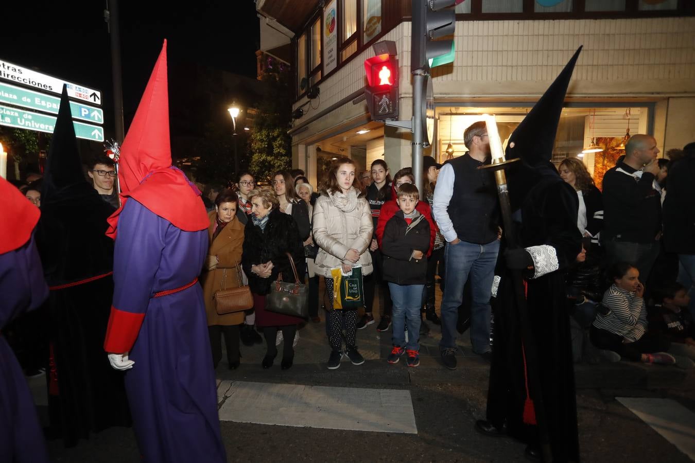 Fotos: Si estuviste en la procesión del Encuentro, búscate en la fotos