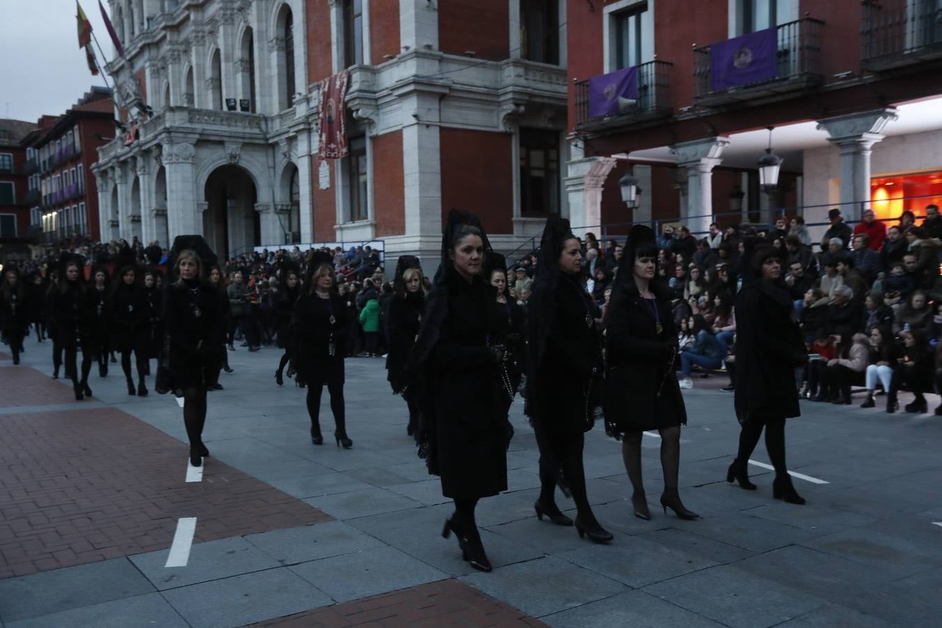 Fotos: Si estuviste en el Vía Crucis, búscate en las fotos