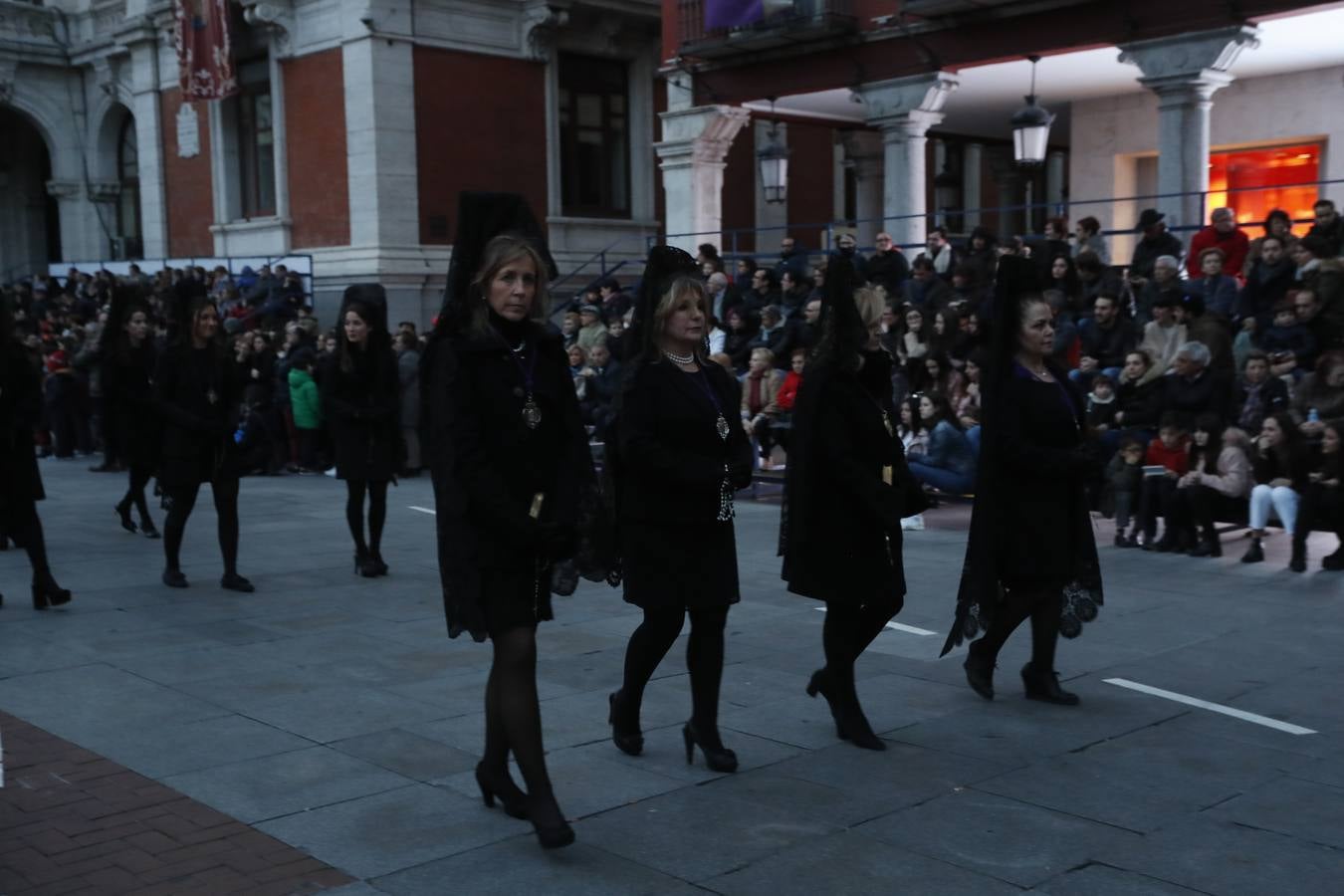 Fotos: Si estuviste en el Vía Crucis, búscate en las fotos