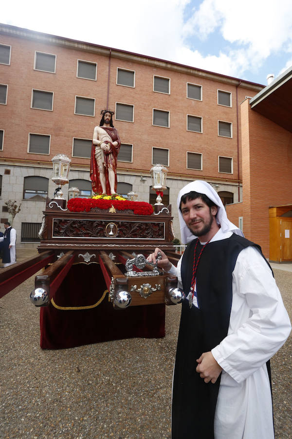 Fotos: Procesión del Vía Crucis de San Bernardo en Salamanca
