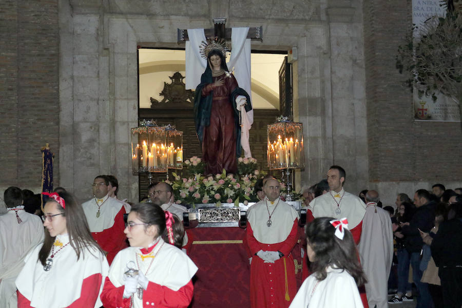 Procesión del Santísimo Cristo Despojado, camino del Calvario y Nuestra Señora de la Amargura, saliendo de San Andrés.