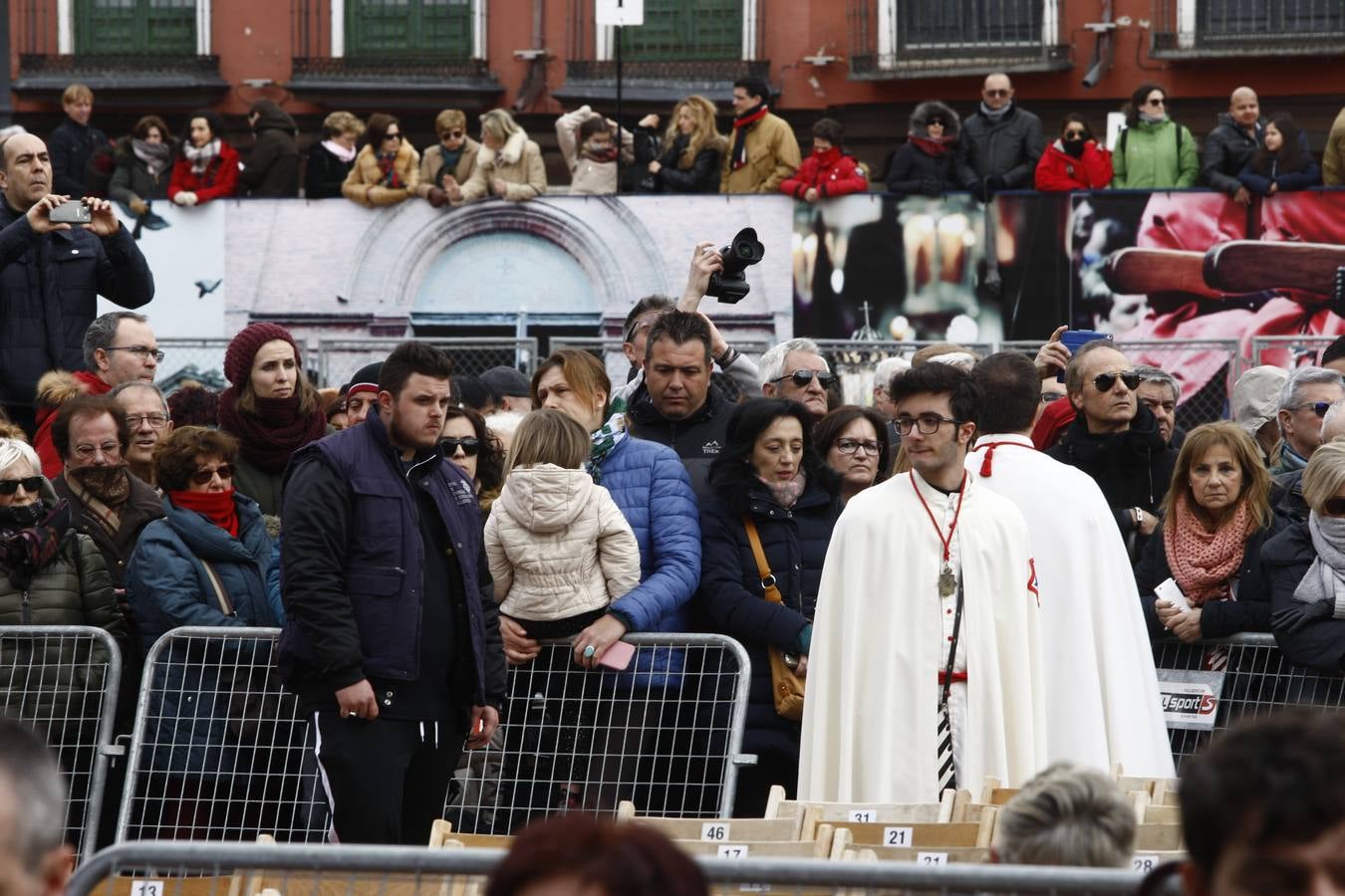 Fotos: Si has estado en el Pregón o en el Sermón de las Siete Palabras, búscate en las fotos