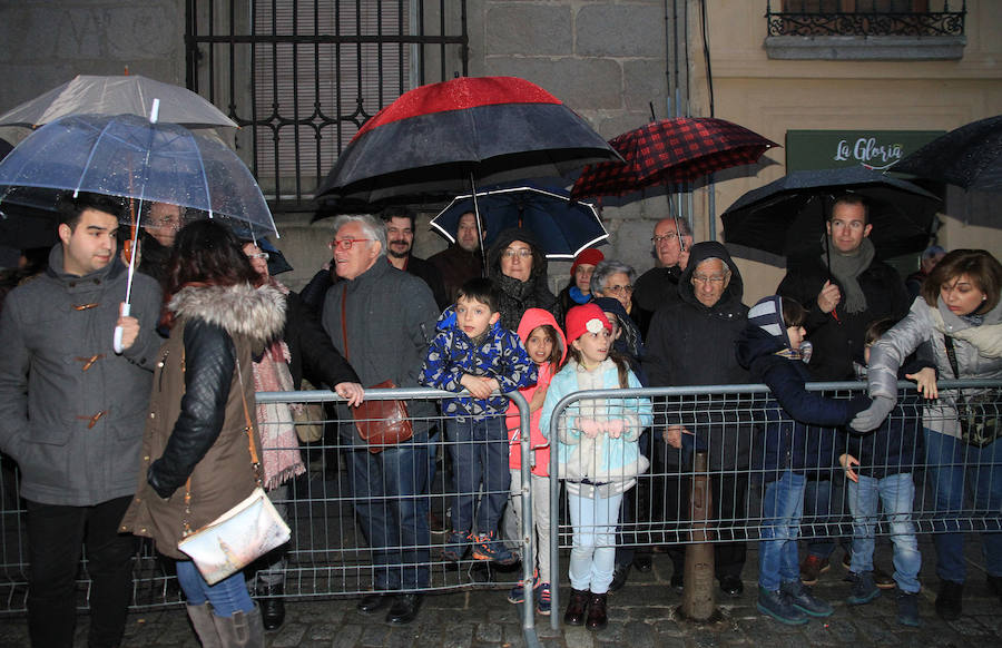 Fotos: Suspendida la Procesión de Los Pasos por la lluvia