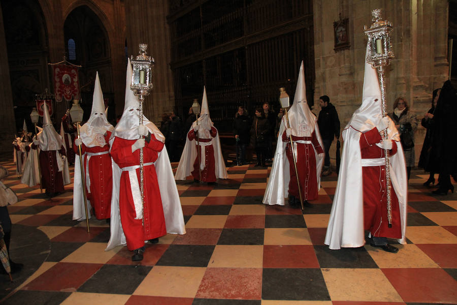 Fotos: Suspendida la Procesión de Los Pasos por la lluvia