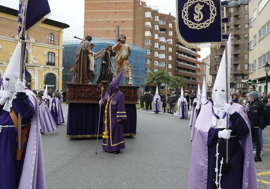 Fotos: Procesión de Los Pasos en Palencia