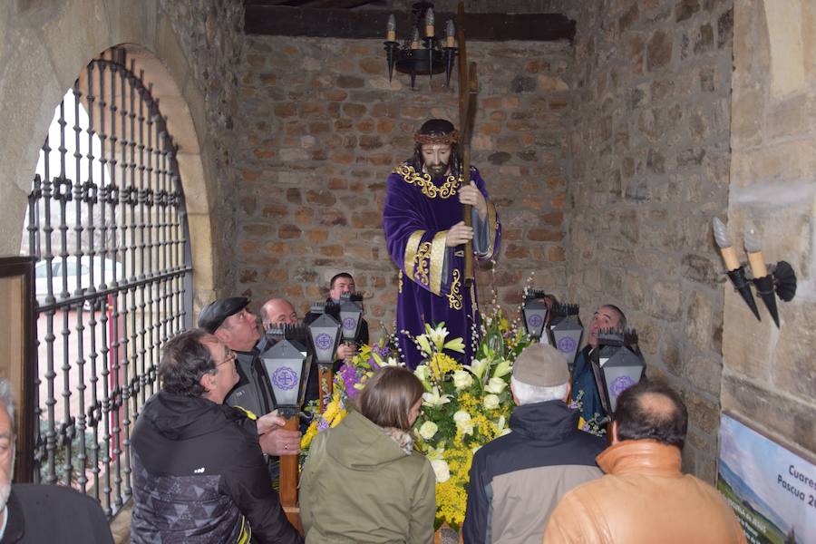 Fotos: La nieve impide la procesión general de Guardo, que sí celebra el Via Crucis