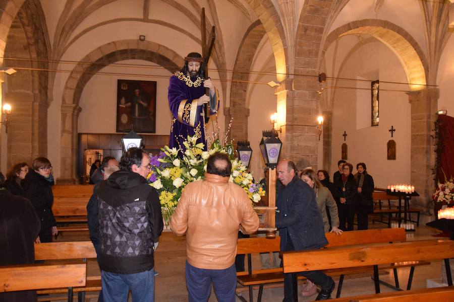 Fotos: La nieve impide la procesión general de Guardo, que sí celebra el Via Crucis