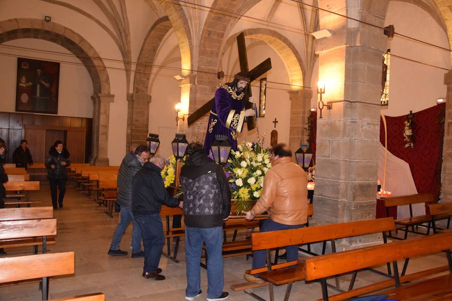 Fotos: La nieve impide la procesión general de Guardo, que sí celebra el Via Crucis