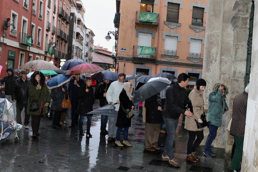 La Iglesia de la Vera Cruz, la iglesia de Nuestro Padre Jesús el Nazareno y la iglesia de las Angustias fueron algunas de las iglesias que abrieron sus puertas para poder ver las imágenes ya que por la lluvia no pudieron hacer su recorrido por las calles vallisoletanas. 