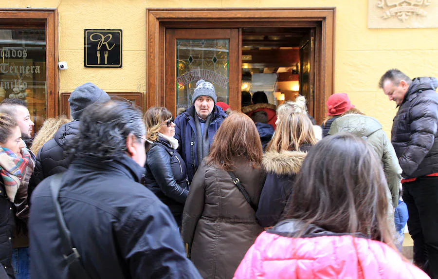 Fotos: Los turistas llenan Segovia en Semana Santa