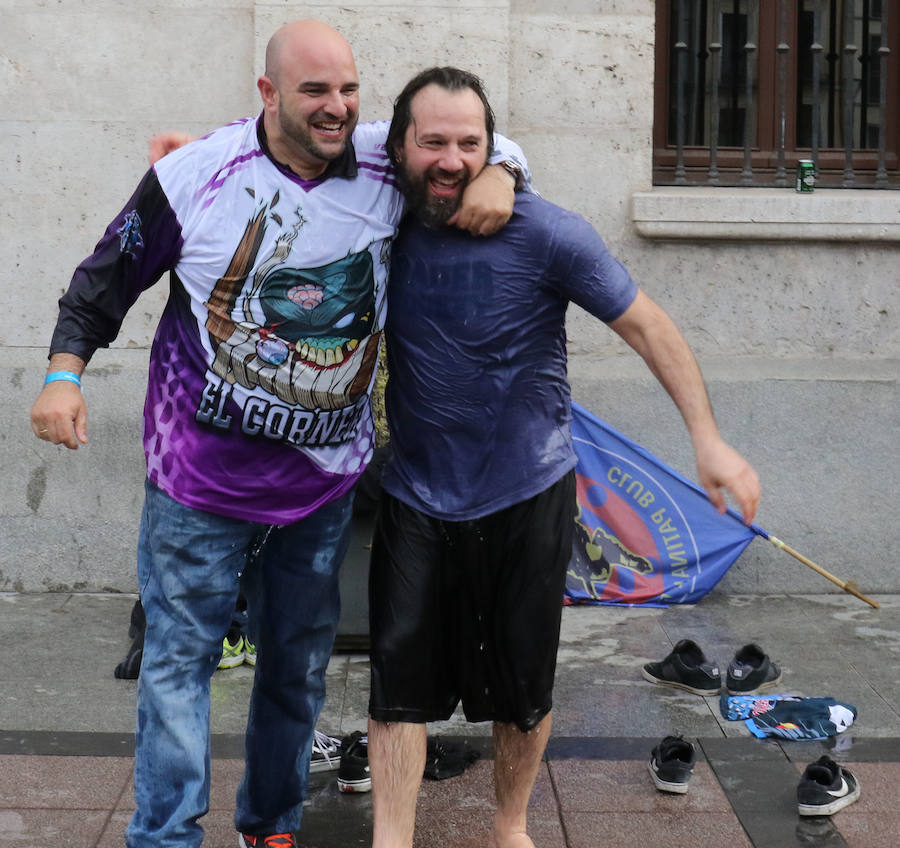 Fotos: El CPLV celebra su Copa del Rey en la fuente de la Plaza de la Rinconada