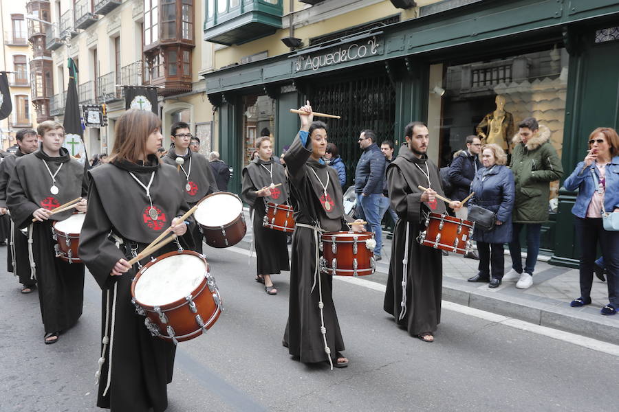 Fotos: Si has estado en la procesión del Encuentro del Domingo Resurrección, búsquese entre el público