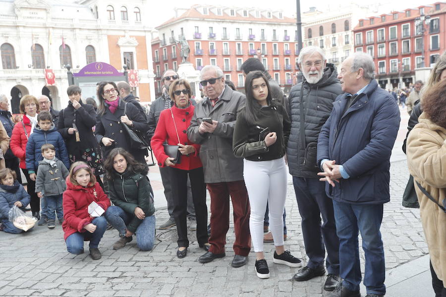 Fotos: Si has estado en la procesión del Encuentro del Domingo Resurrección, búsquese entre el público