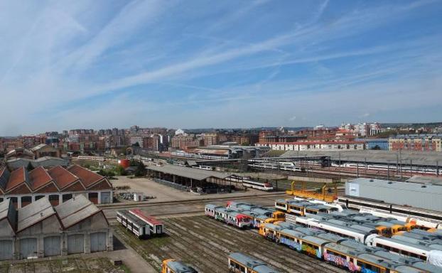 Viejo taller de mantenimiento de Renfe, en el paseo de Farnesio. 