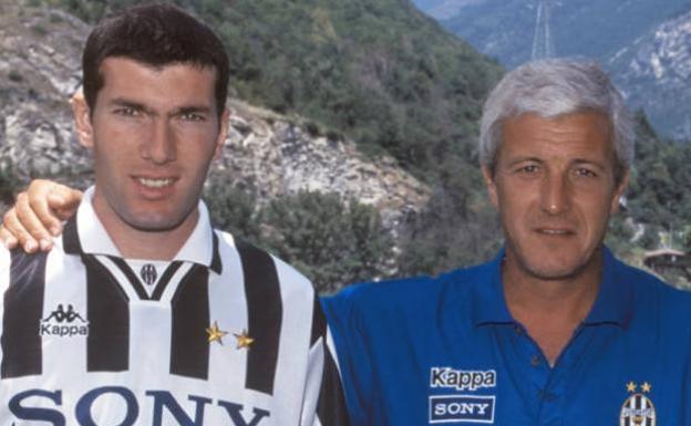Zinedine Zidane y el técnico Marcello Lippi cuando coincidieron en la Juventus. 