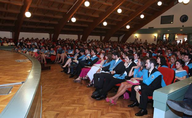 Ceremonia de graduación en el Palacio de Congresos Conde Ansúrez. 