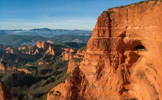 Las Médulas suspende indefinidamente el servicio de autobuses turísticos tras el «boicot» del pasado fin de semana