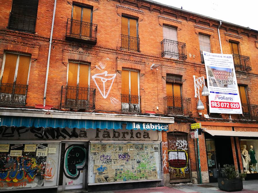 Mantería. Ejemplo de local cerrado en un edificio en ruinas, situación que se da en Lacort, Zúñiga o Manzana.