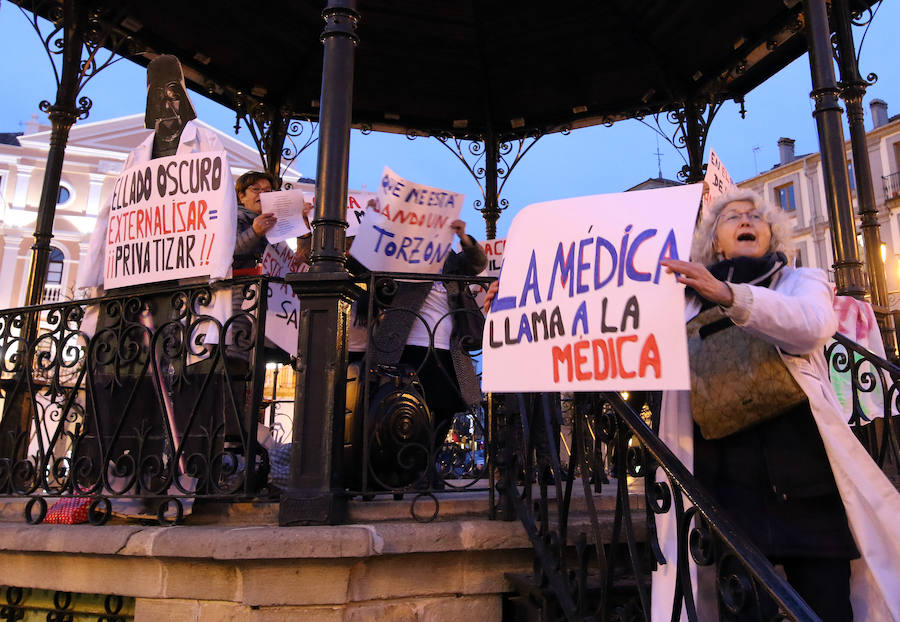 Fotos: Reivindicaciones en el Día Mundial de la Salud en Segovia