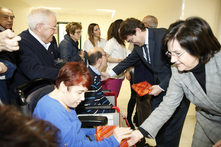 Este nuevo centro, con 601 metros cuadrados construidos y ubicado entre las calles Juan del Encina y Don Bosco, permitirá ampliar en una treintena de plazas el Centro de Día situado en Villamayor