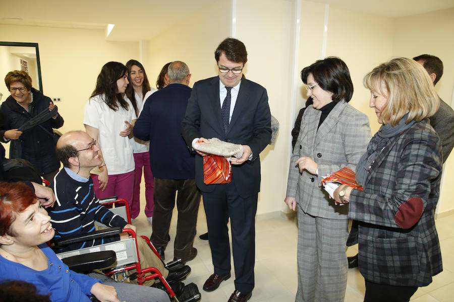 Este nuevo centro, con 601 metros cuadrados construidos y ubicado entre las calles Juan del Encina y Don Bosco, permitirá ampliar en una treintena de plazas el Centro de Día situado en Villamayor