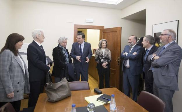Los miembros del jurado de Premio de las Ares 2017 de Castilla y León, en su primera reunión. 