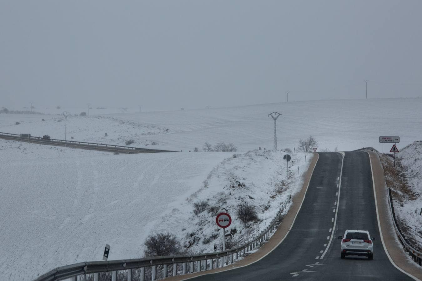 Nieve en la carretera N-122.