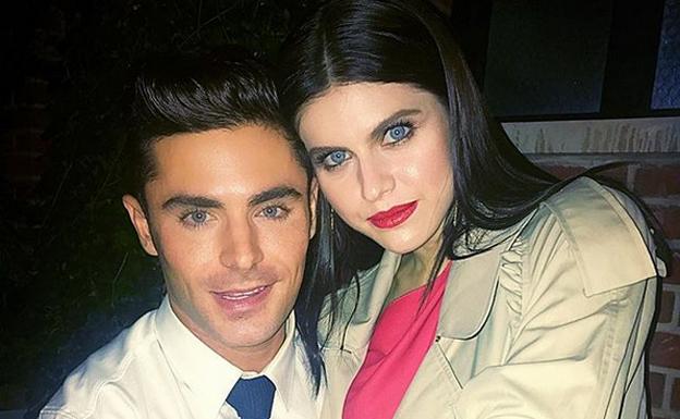 Zac Efron y Alexandra Daddario. 