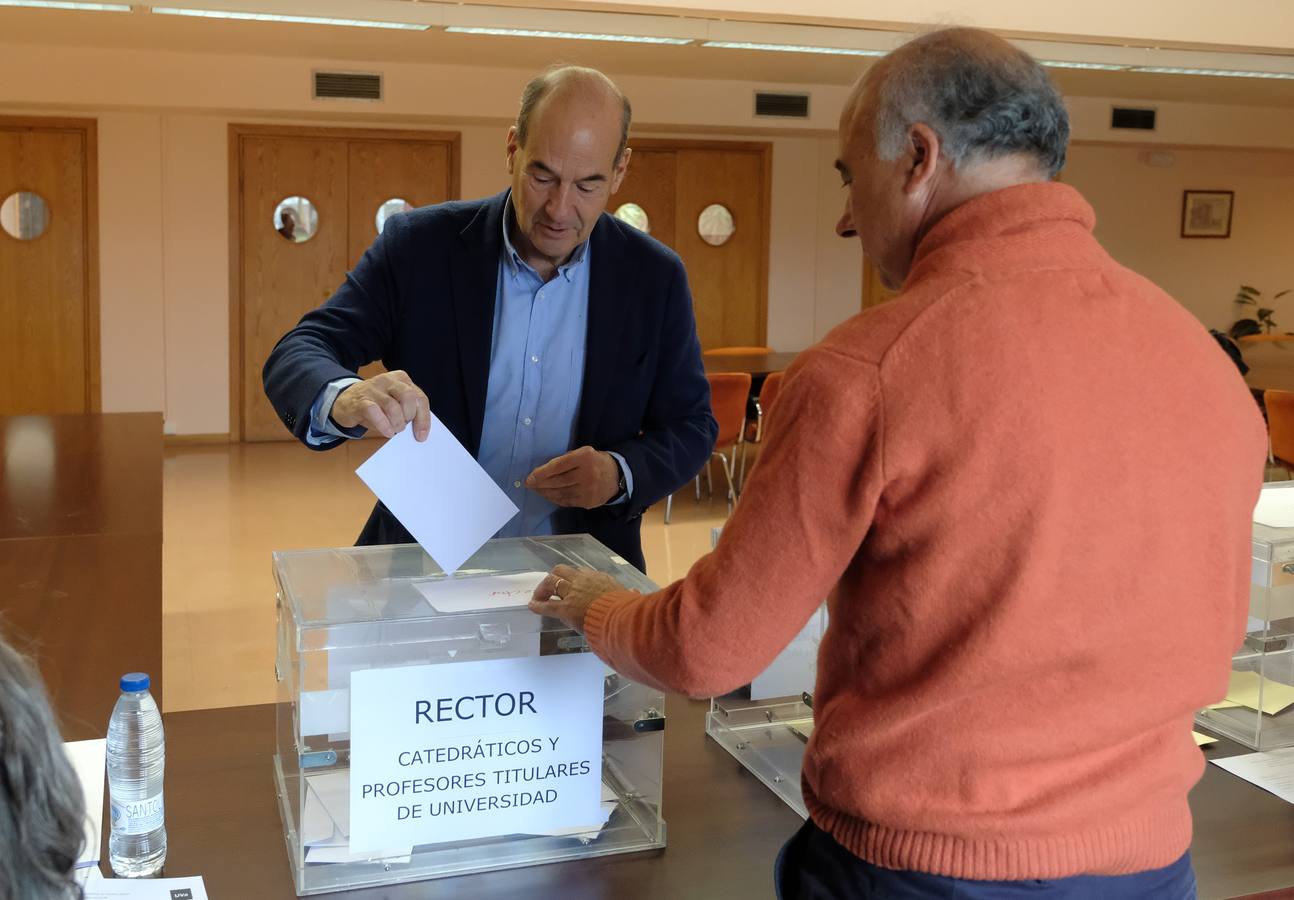 La primera vuelta de las elecciones dejará algunas pistas relevantes sobre el futuro inmediato | Agustín García Matilla y Daniel Miguel repiten (en el segundo caso, para renovar en el cargo) y aparecen como aspirantes nuevos Ángel Marina y Antonio Largo