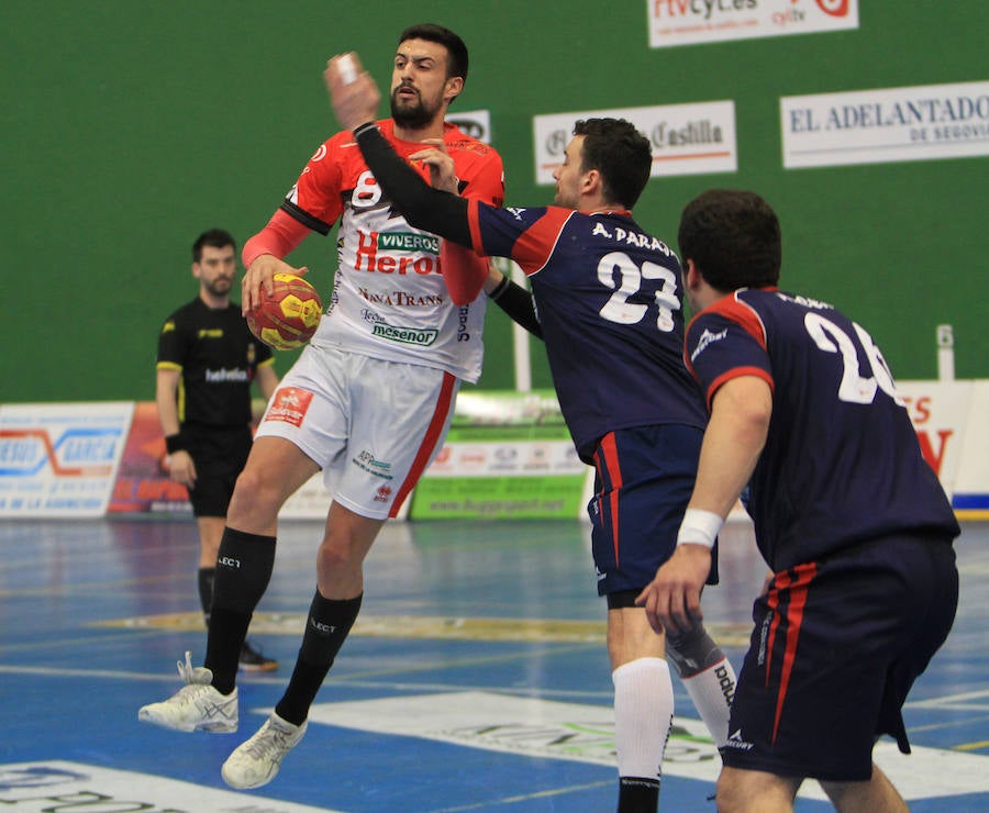 Fotos: Balonmano Nava - Covadonga