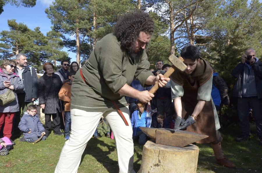 Fotos: Escenificación de una batalla entre tropas hispanas y vikingas