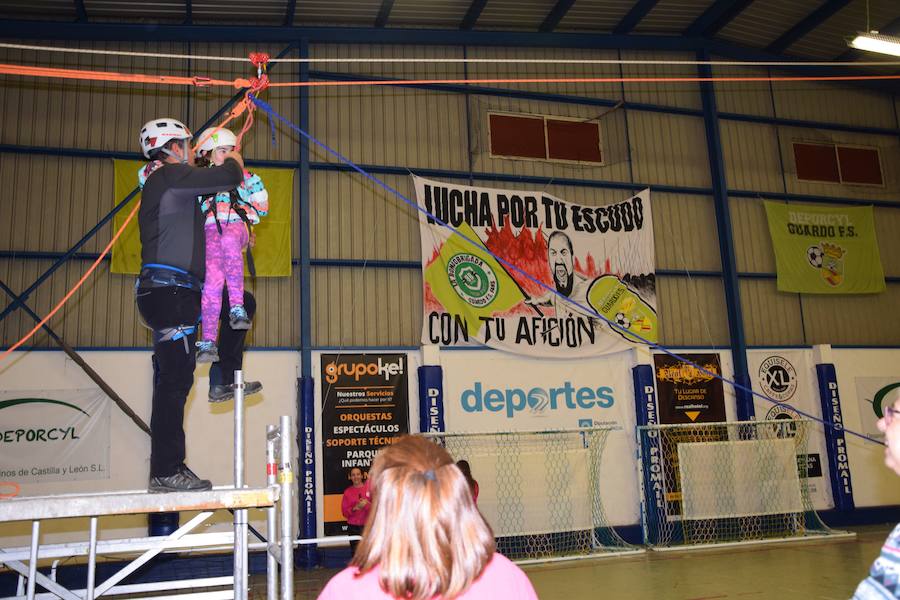 Fotos: Feria de Asociaciones de Guardo