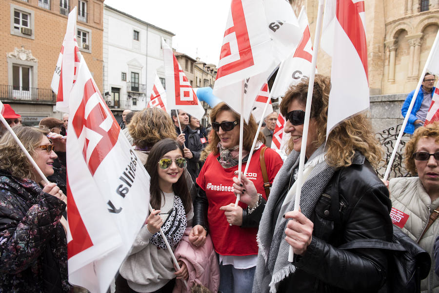 Fotos: Concentración de pensionistas en Segovia