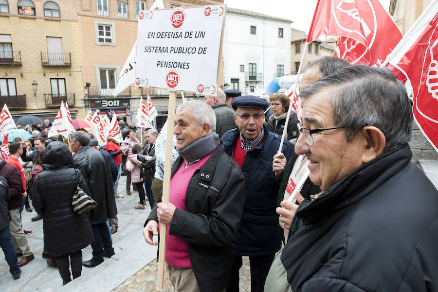 Fotos: Concentración de pensionistas en Segovia