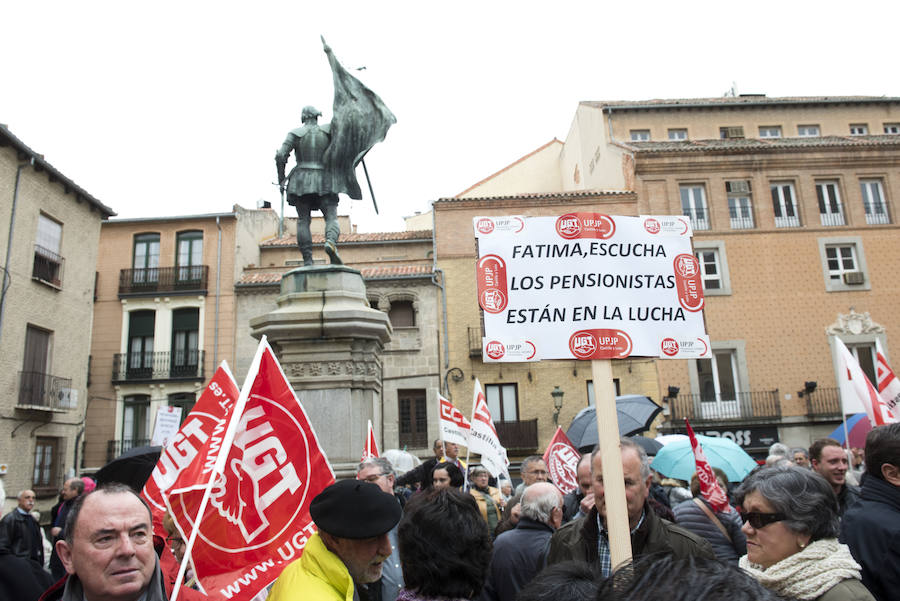Fotos: Concentración de pensionistas en Segovia