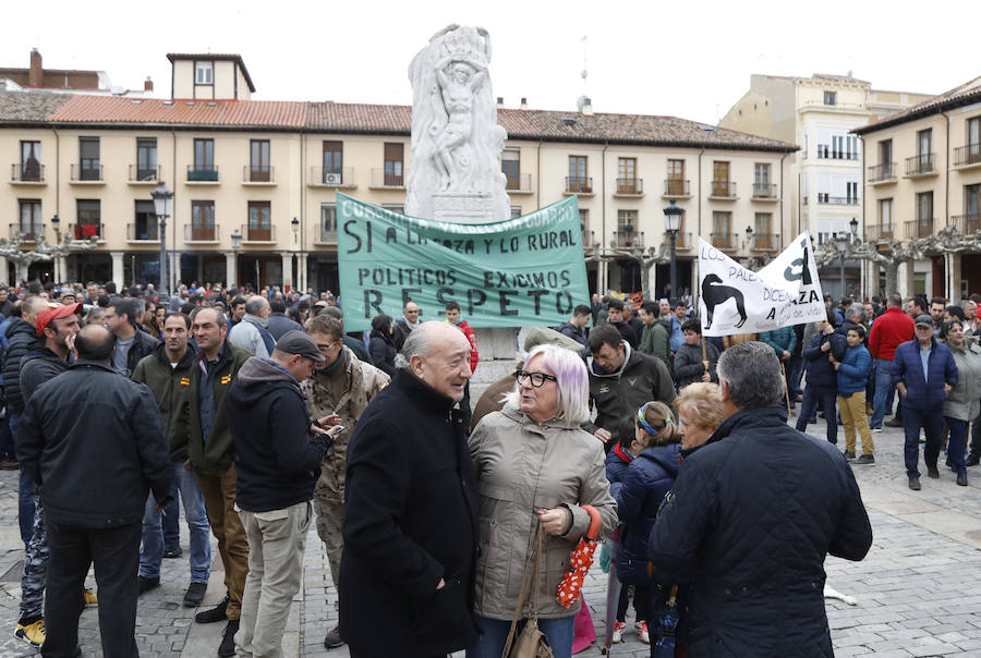 Fotos: Los Cazadores piden respeto en Palencia