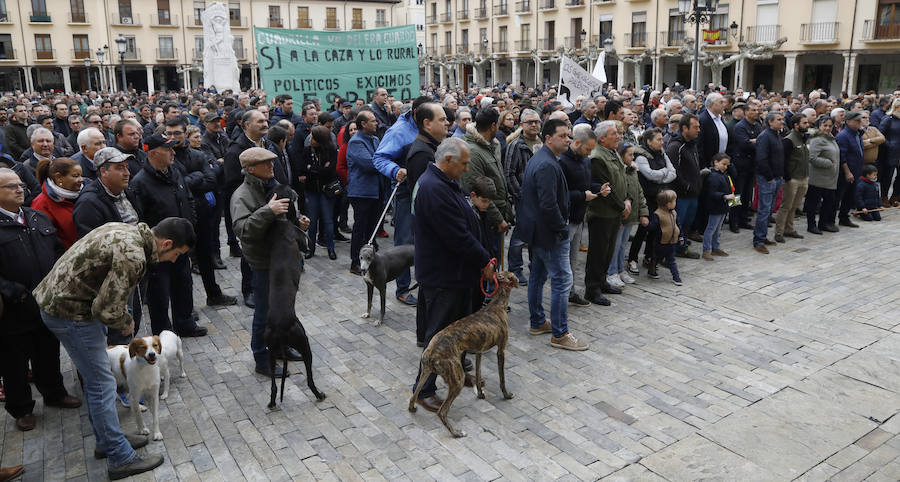 Fotos: Los Cazadores piden respeto en Palencia