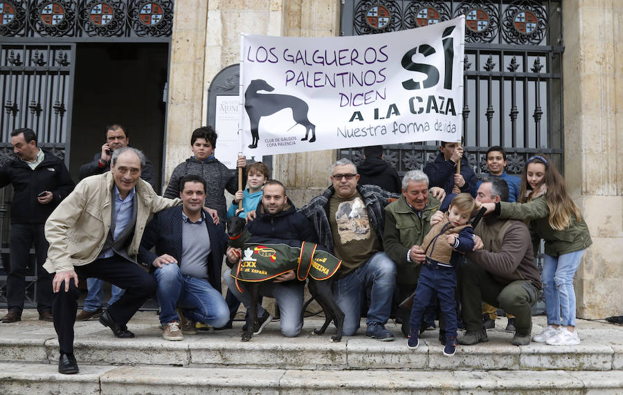 Fotos: Los Cazadores piden respeto en Palencia